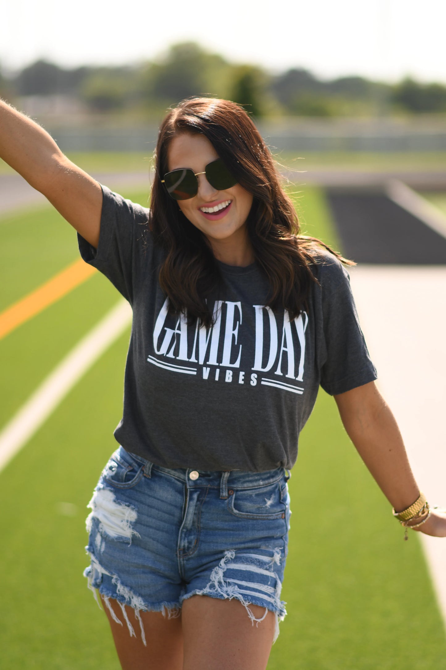 game day vibes tee✨