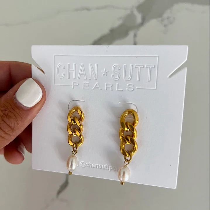 Chan Sutt Chain & Pearl Earrings
