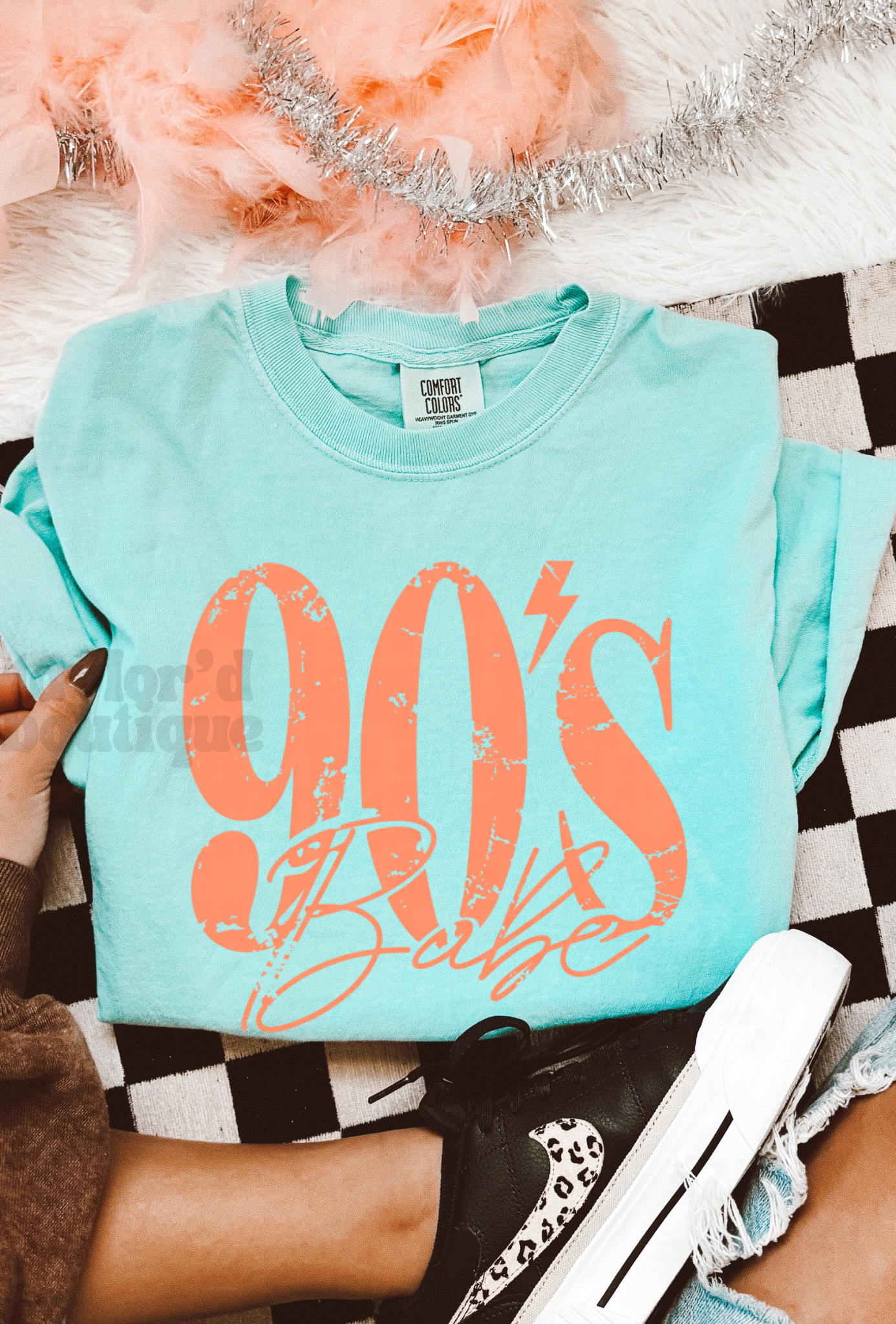 π§πΌ 90βs Babe Tee/ Crew