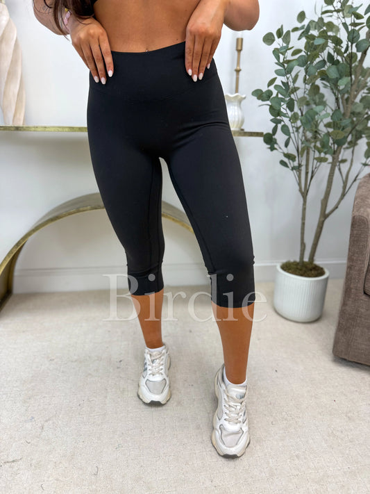 PREORDER Birdie Capri Melt Leggings in Black