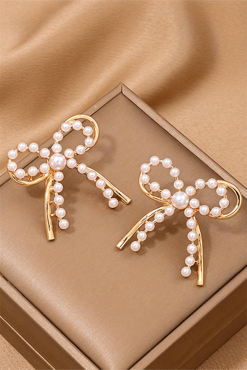 LDC Pearl Embellished Alloy Bow Knot Stud Earrings