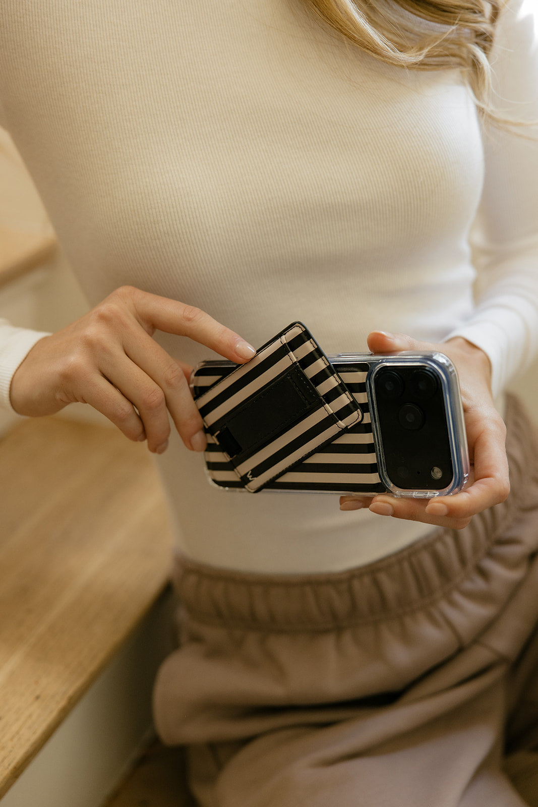 Fine Line Magnetic Case