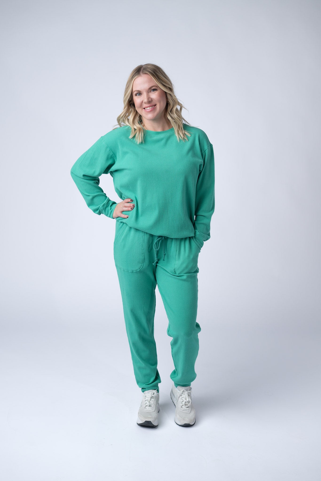 Michelle Mae Corrine Ribbed Pullover Top in Emerald
