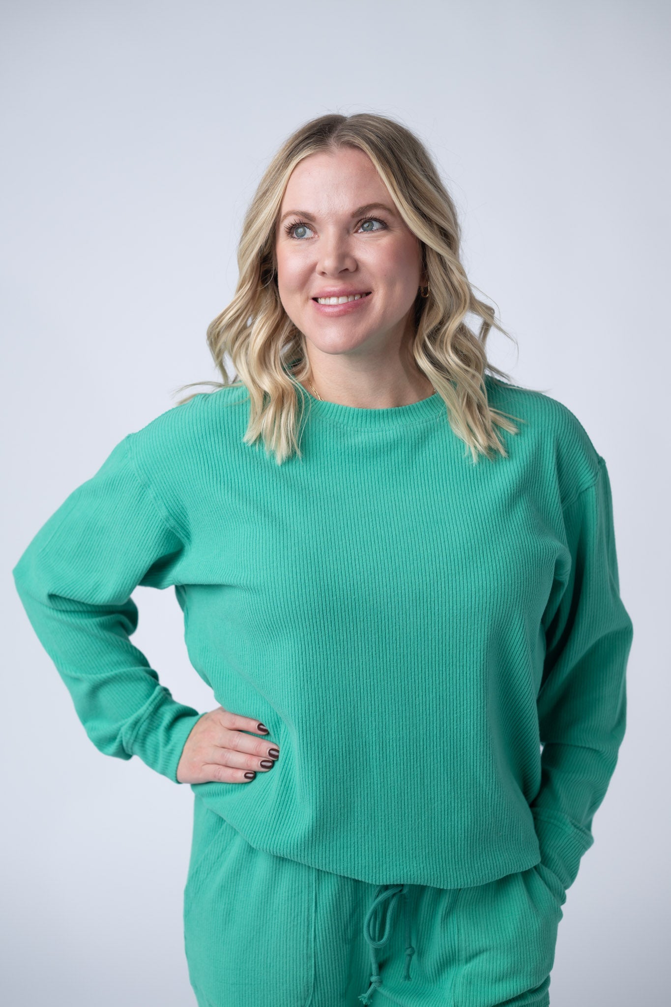 Michelle Mae Corrine Ribbed Pullover Top in Emerald