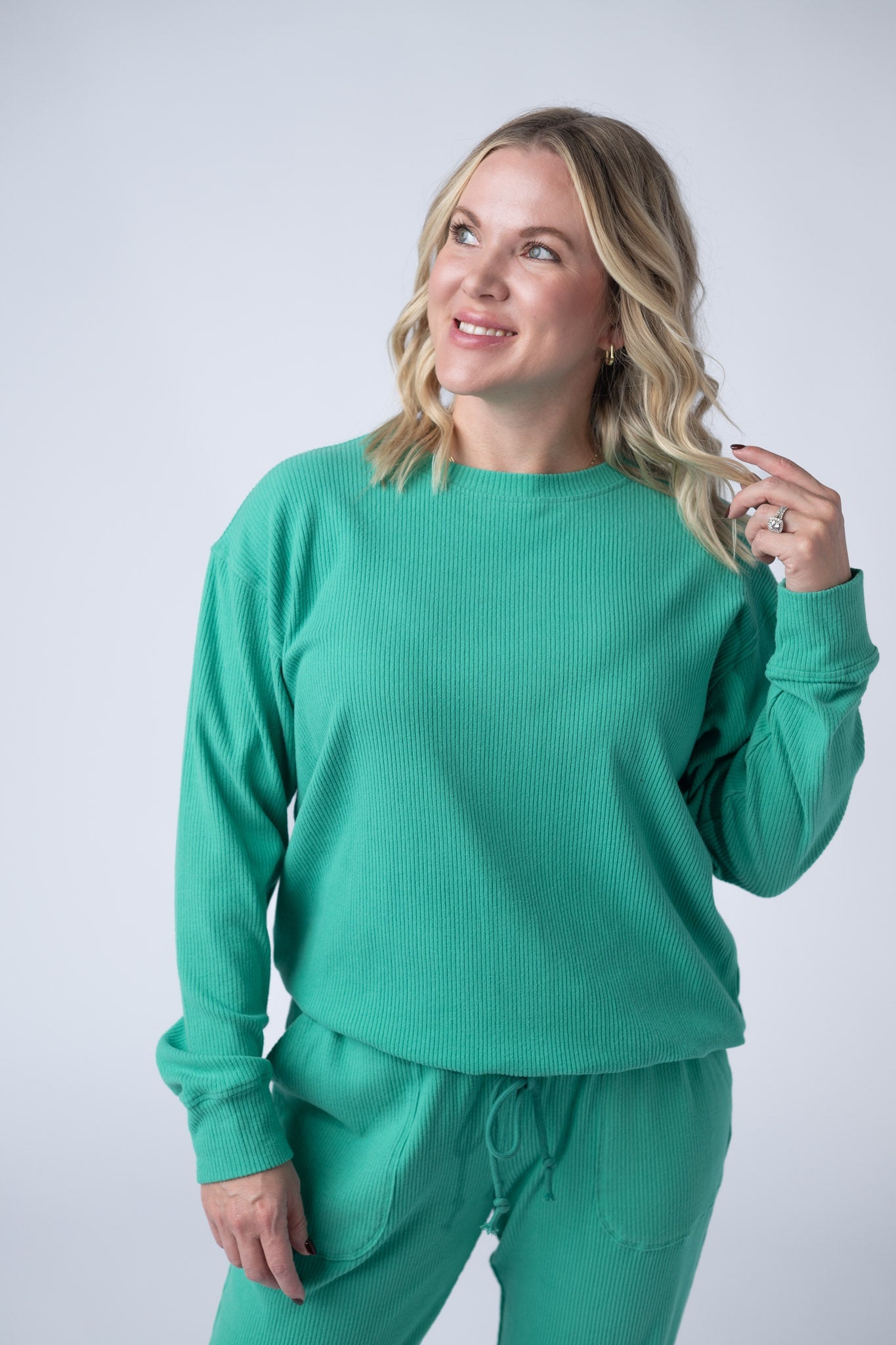 Michelle Mae Corrine Ribbed Pullover Top in Emerald