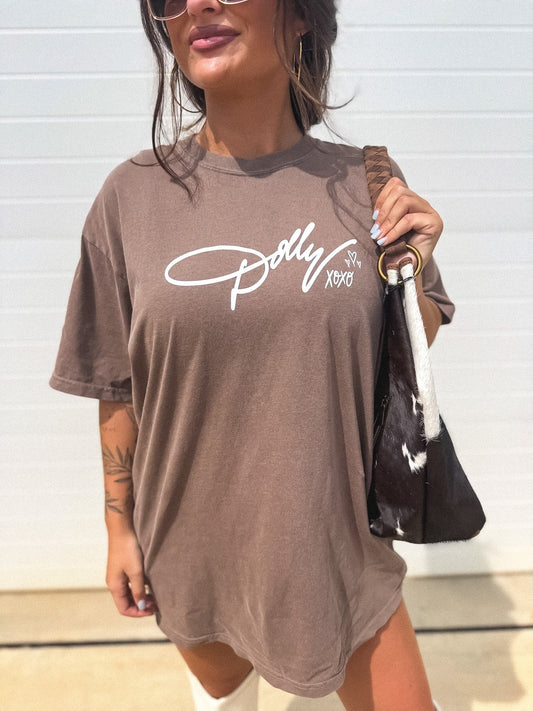 Dolly XOXO Graphic Tee on Espresso *final sale*