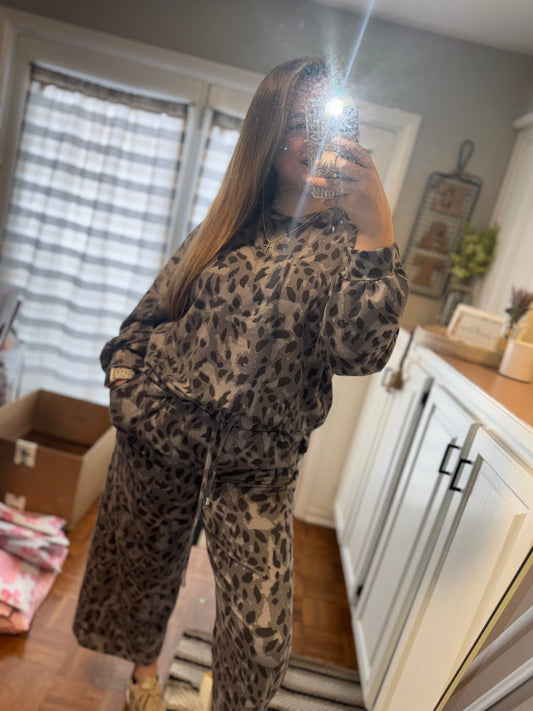 Limited Cozy Spot Leopard Lounge Set