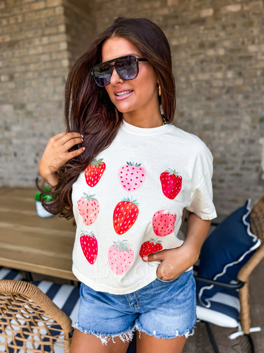 Vintage Strawberries Boxy Graphic Tee on Ivory