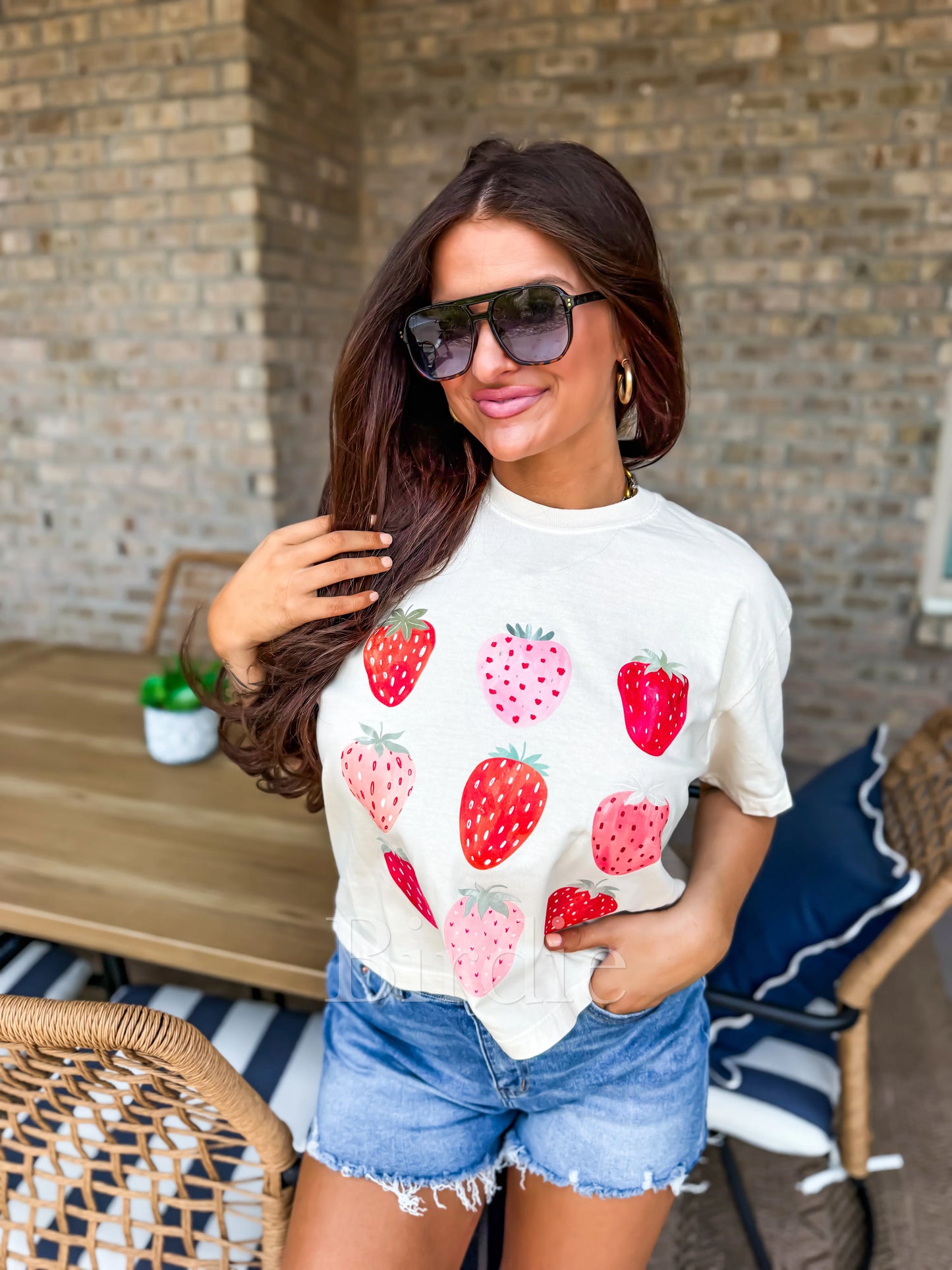Vintage Strawberries Boxy Graphic Tee on Ivory